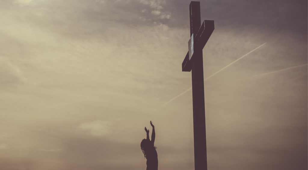 como muestra la cruz el amor de dios